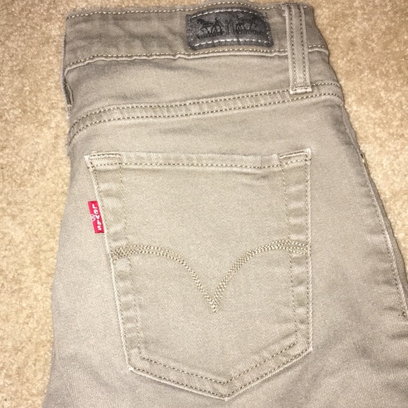 Levi’s Mid Rise Skinny - Picture 2 of 6